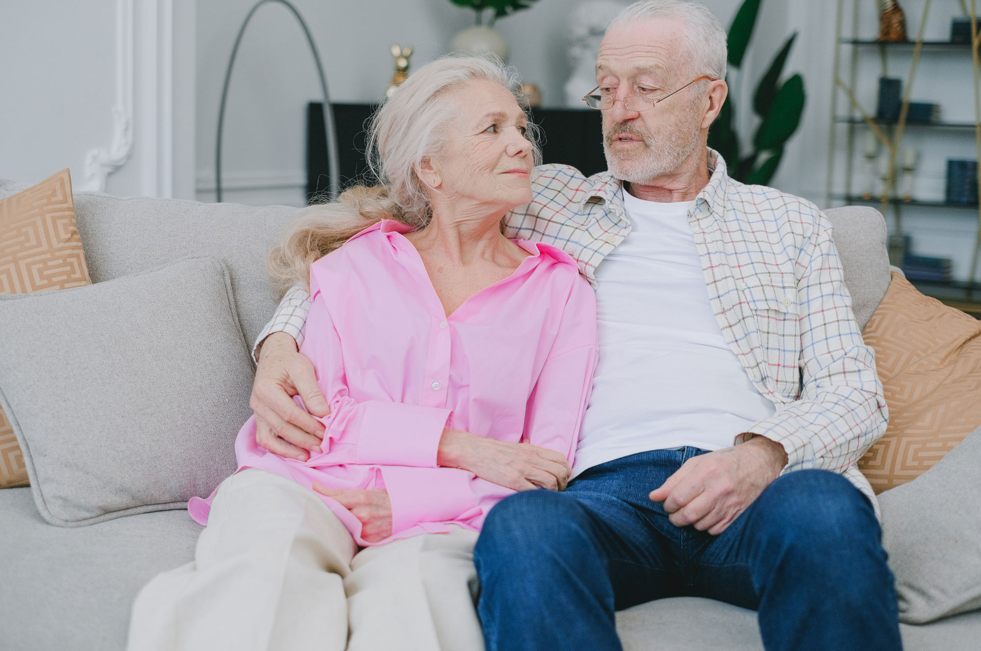 elderly couple on the couch in modesto